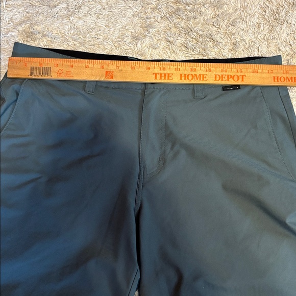 Travis Mathew's Wanderlust Shorts, 9" inseam, Balsam Green, Size 34 - Picture 5 of 8